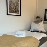 Omni -