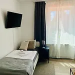 Omni -
