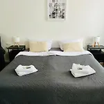 Omni -
