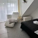 Omni -